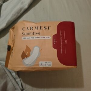 Sensitive Rash-Free Pads - Red and Cream